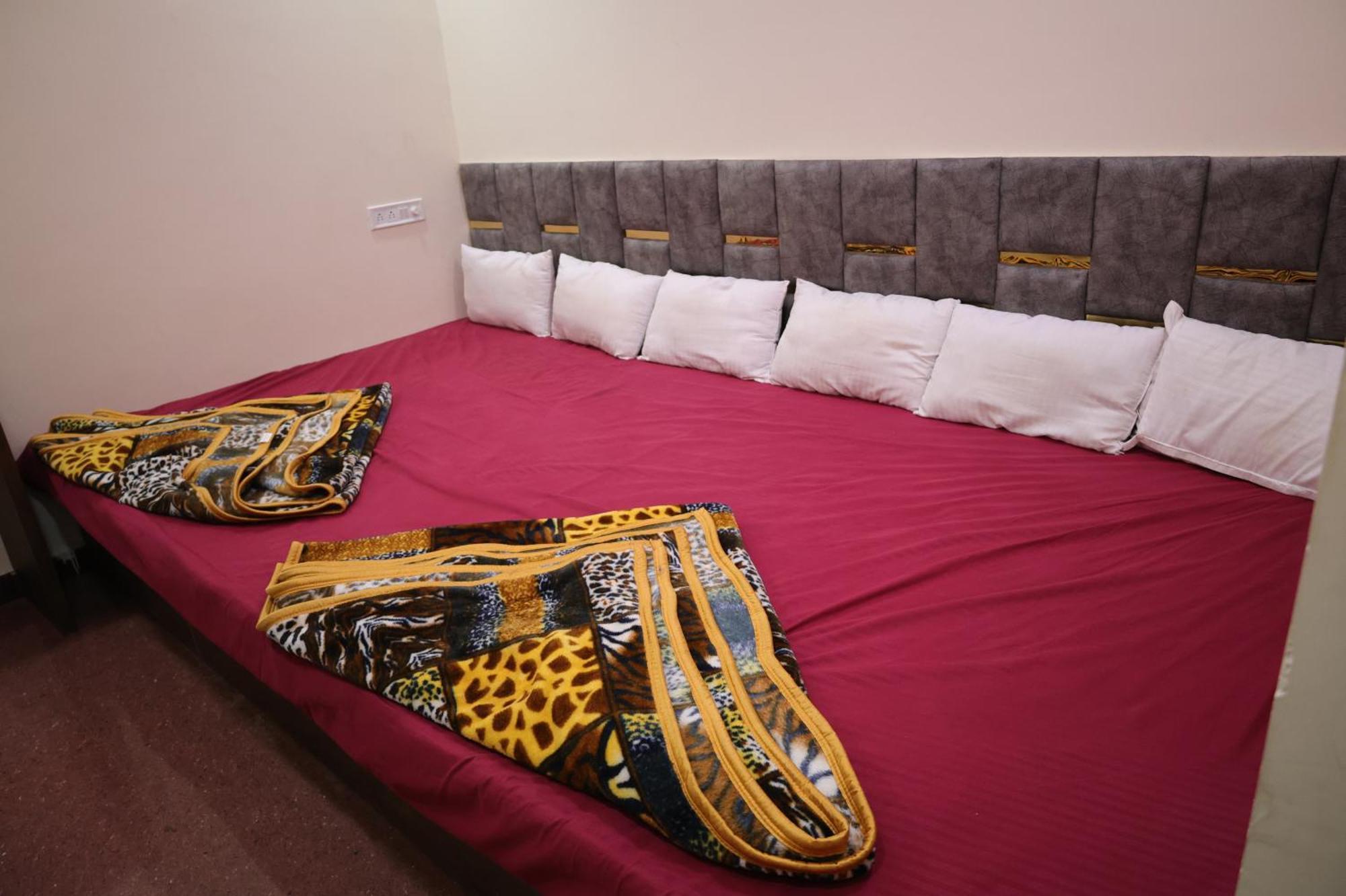 Hotel Shree Kalbhairav Kripa Ujjain Ngoại thất bức ảnh